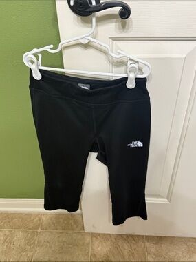 The North Face Black Cropped Performance Leggings